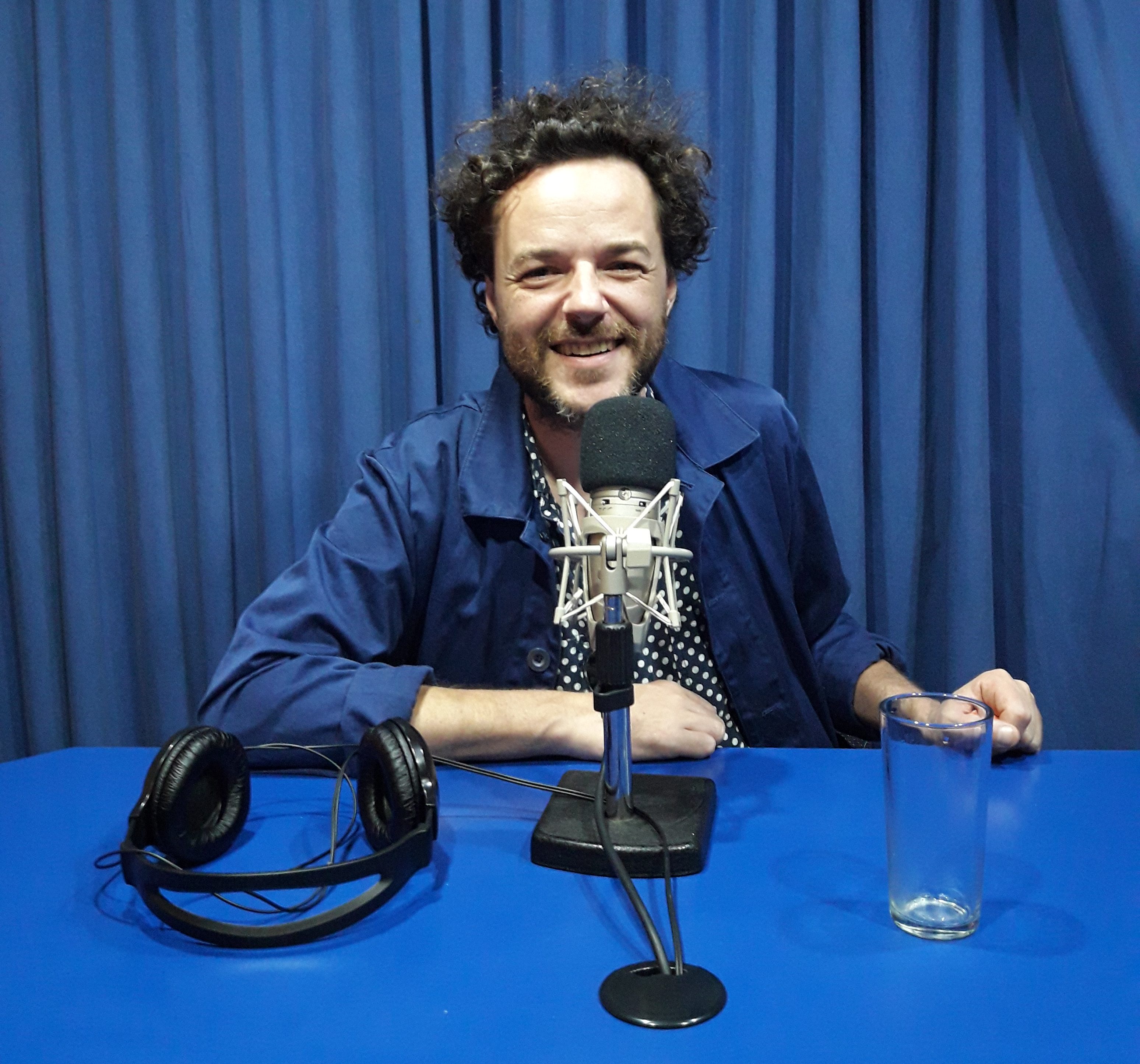 Matías Aguayo estuvo en el programa Pasaje Nocturno de Radio Universidad de Chile. Foto: Rodrigo Alarcón L. 