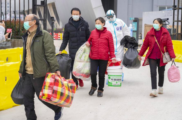 Según los datos de la Comisión Nacional de Salud de China, la proporción de pacientes recuperados y dados de alta del nuevo coronavirus llegó en marzo a un 52,1 por ciento y sigue en aumento. Foto: News.cn
