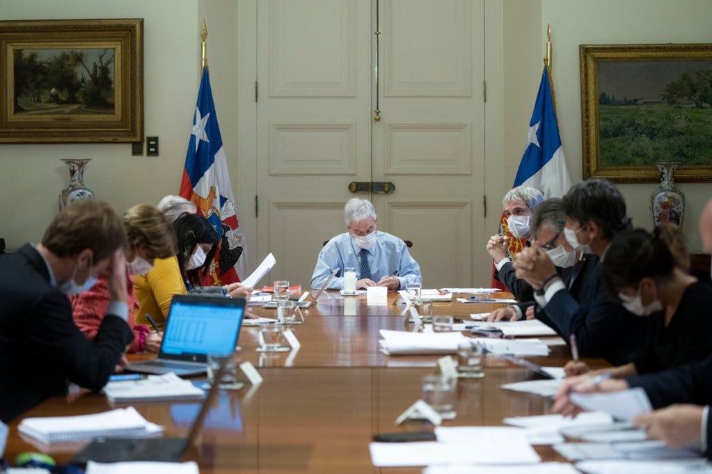 Durante la mañana de este lunes el presidente Sebastián Piñera se reunió con el Comité de Ministros por COVID-19 en donde se evaluaron las medidas implementadas durante este fin de semana. Foto: Presidencia.