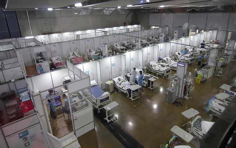 El 7 de mayo el Centro Hospitalario Huechuraba comenzó a operar con 280 camas distribuidas en dos módulos. Sin embargo, según el contrato, el lugar estaba arrendado desde el 1 de abril. Foto: Agencia UNO.
