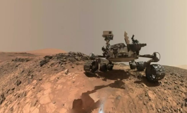 Un "selfie" del rover Curiosity, tomado en la superficie de Marte, el 7 de junio del 2018.