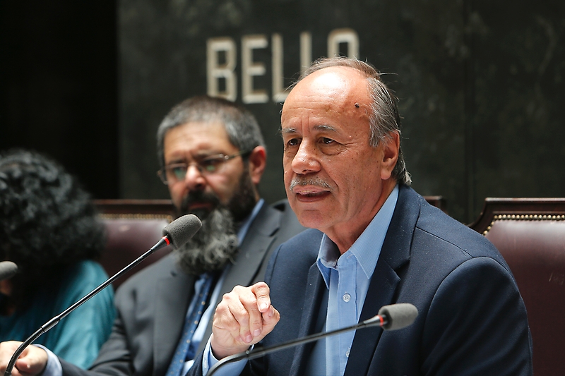 El abogado y presidente de la Comisión Chilena de Derechos Humanos, Carlos Margotta, encabeza la denuncia ante la Corte Penal Internacional. Foto: UChile.