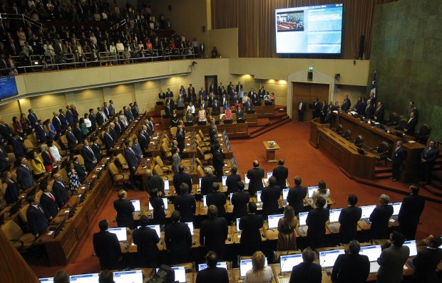 Diputados electos asumen como nuevos parlamentarios de la Camara de Diputados.