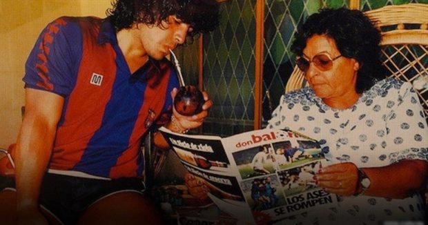 Maradona y su madre, Dalma Salvadora (Tota). 