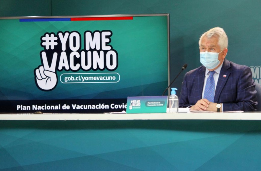 El ministro de Salud, Enrique Paris, destacó el plan de vacunación que hoy bordea los seis millones de chilenas y chilenos inoculados con alguna de las dos dosis. Foto: Ministerio de Salud.