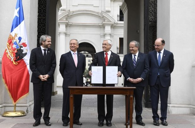 El proyecto de reforma a las pensiones fue una de las promesas de campaña del presidente Sebastián Piñera y ha tenido una debatida tramitación en el Senado, sin lograr hasta ahora destrabarse. Foto: Presidencia.