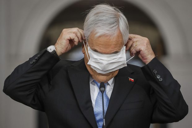 Para el abogado y filósofo, Hugo Herrera, el Presidente Piñera "es presa de de una caja de herramientas conceptual que es muy estrecha". Foto: Agencia UNO.