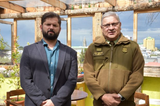 El Presidente electo Gabriel Boric planteó al general director de Carabineros, Ricardo Yáñez, la necesidad de superar situaciones como las violaciones a los derechos humanos y los hechos de corrupción registrados desde 2017.