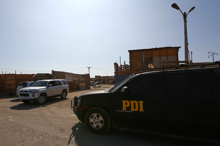 En el operativo en el Cerro Chuño de Arica, se detuvo a 18 personas. 17 ingresaron por pasos no habilitados según las autoridades.