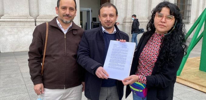 Parlamentarios del PC pidieron al Gobierno transporte público gratuito para el plebiscito del 4 de septiembre « Diario y Radio Universidad Chile