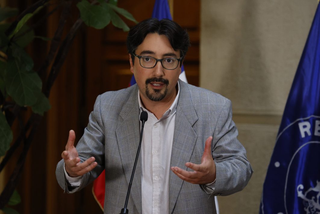 Valparaiso, 18 de octubre 2022
El senador Juan Ignacio Latorre ofrece un punto de prensa en el Senado.
Raul Zamora/Aton Chile