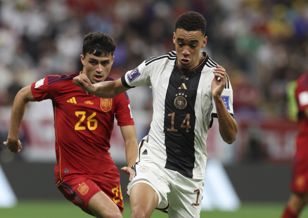 Alemania empata con España en un partidazo y sigue con vida en Qatar