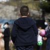 Viña Del Mar, 26 de julio 2021
Colegio Inmaculada de Lourdes de Vina Del Mar inicia de manera semi presencial su primer dia de clases del segundo semestre del año academico 2021. En la imagen un grupo de niños son fotografiados en clase de Educacion Fisica.
Raul Zamora/Aton Chile