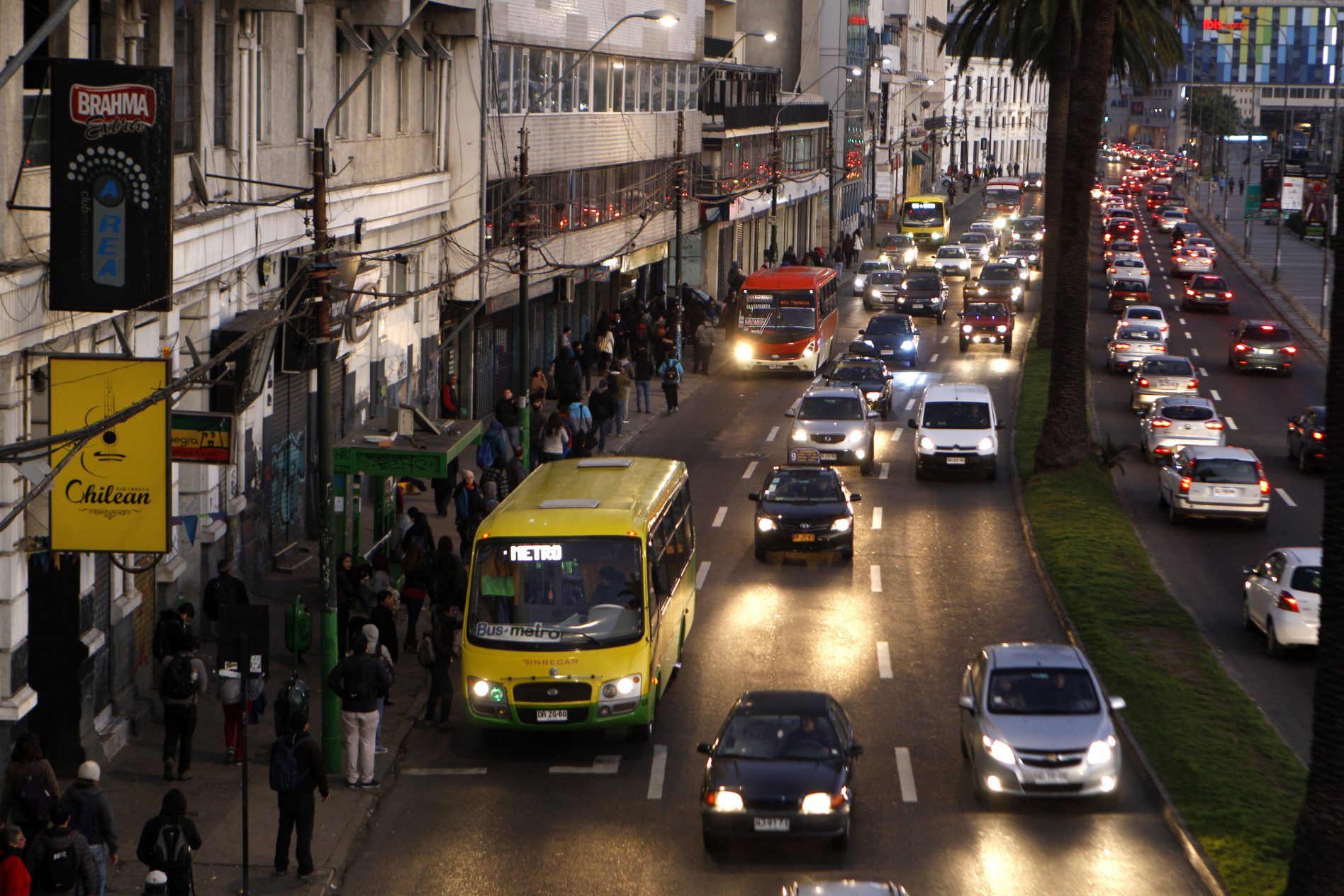 Valparaíso, 18 de agosto de 2015.
Hoy se efectúa un paro del transporte público en demanda de subsidios de parte del gobierno central.
Andrés Piña/Aton Chile