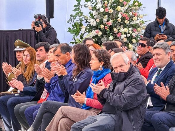 Autoridades asisten a la ceremonia de cierre de operaciones de la Fundición Ventanas. Créditos: Gobierno de Chile