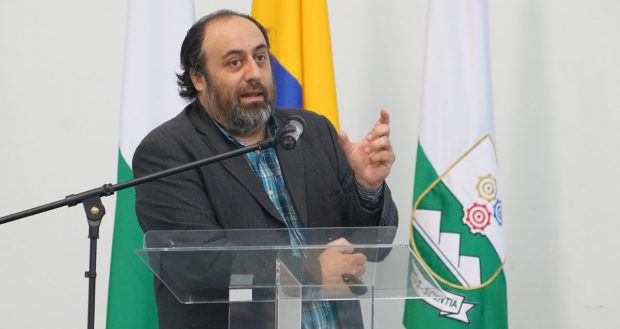 Carlos del Valle sobre libertad de prensa en Chile: “El gran obstáculo son los altos índices de concentración de medios”