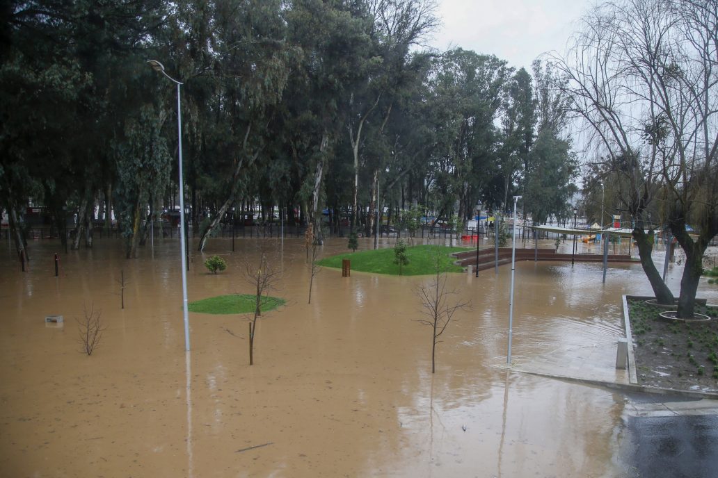 Talca, 21 agosto 2023.
Inundaciones en Talca, en el Parque  Rio Claro y el puente Antiguo.
Jose Robles/Aton Chile