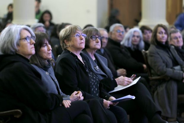 La expresidenta Michelle Bachelet y la Rectora de la U. de Chile, Rosa Devés.