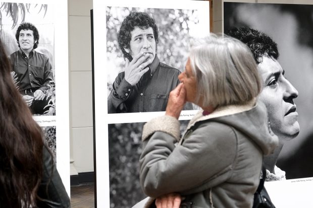 Exposición “Víctor Jara. Dos miradas. 50 años” en la Universidad de Chile.