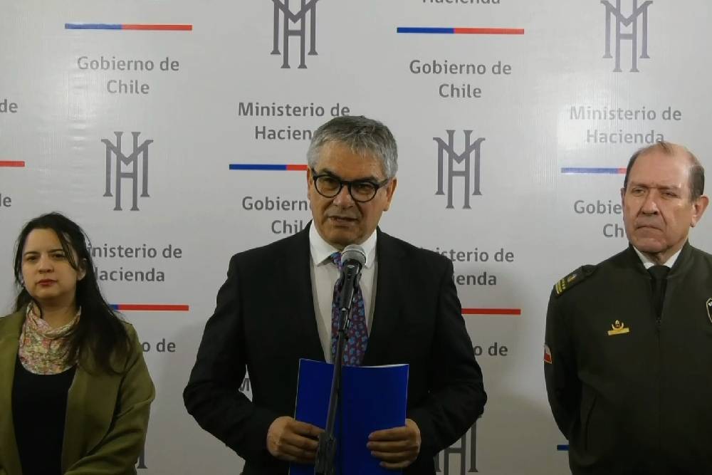Ministro Mario Marcel y Bomberos de Chile logran acuerdo de presupuesto 2024