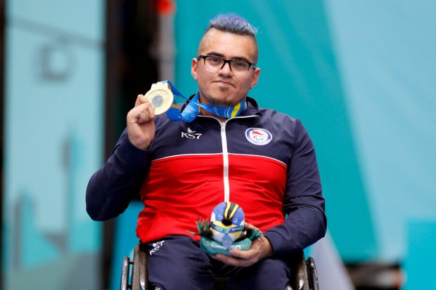 Jaime Aránguiz tras lograr la medalla de oro en Santiago 2023.