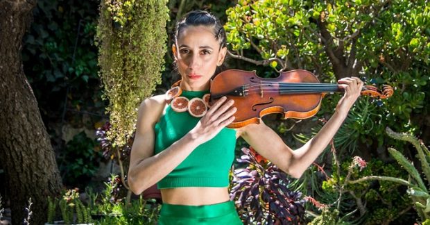 La violinista Daniella Rivera debuta como solista con "Canciones de la Huerta"