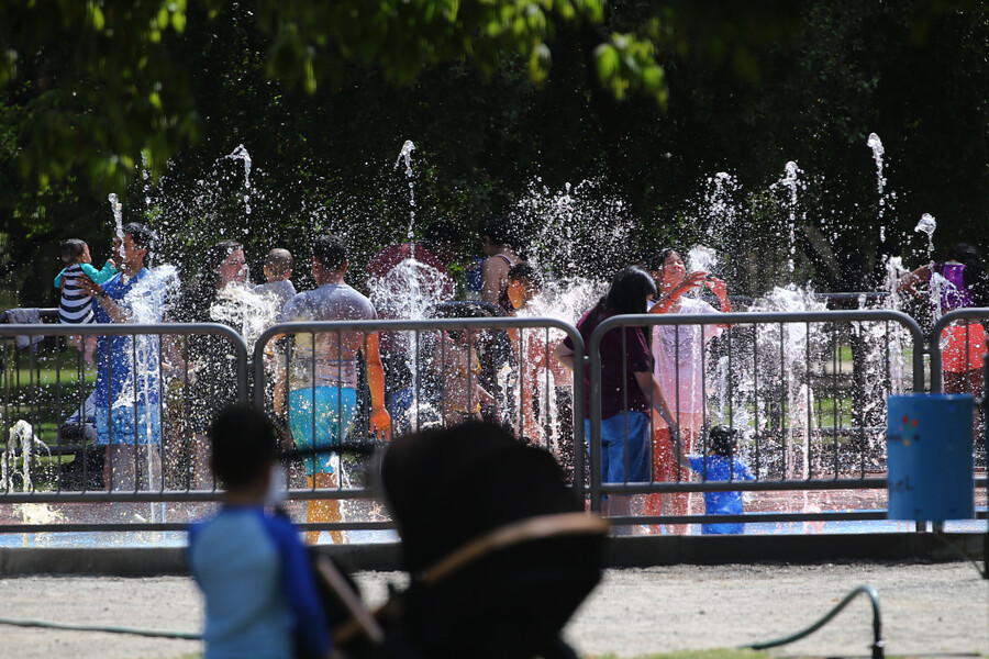 Anuncian nuevas medidas para ayudar a la población frente olas de calor en la Región Metropolitana
