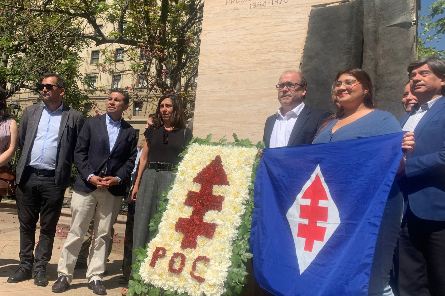 Frente a la estatua del expresidente Eduardo Frei Montalva, ubicada en la Plaza de la Constitución se reuniones diversas autoridades del Partido Demócrata Cristiano para conmemorar los 42 años del magnicidio del exmandatario.