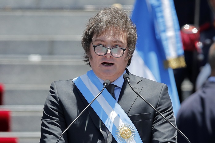 Presidente argentino Javier Milei impulsa ley "ómnibus"