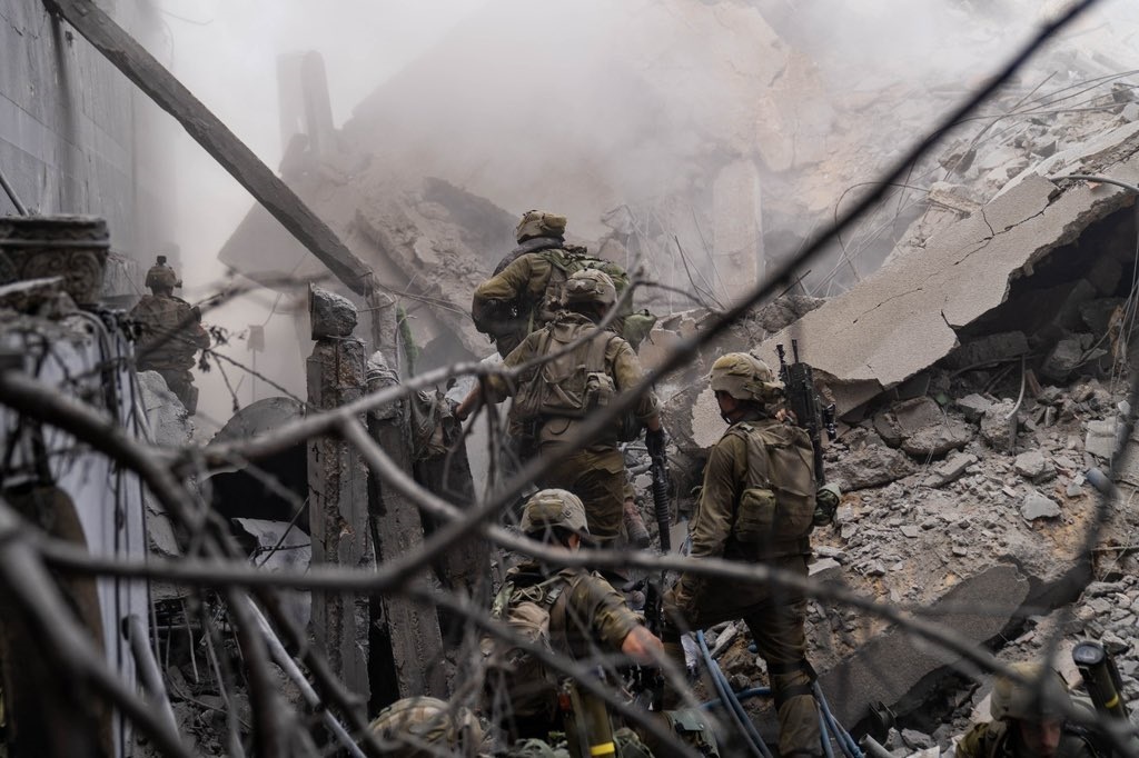 Militares israelíes en las ruinas de un edificio de la Franja de Gaza
FUERZAS DE DEFENSA DE ISRAEL
16/11/2023
