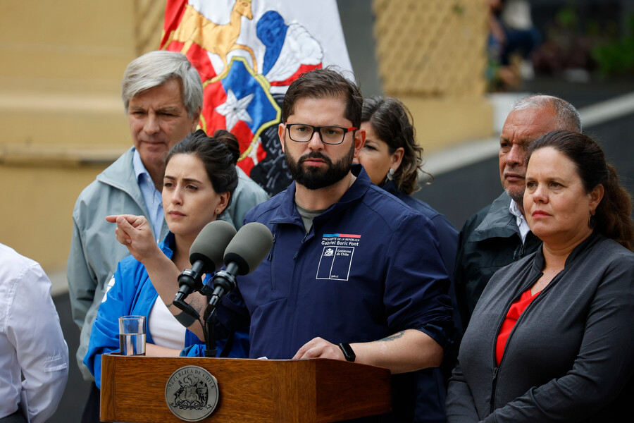 Presidente Boric activa Fondo Nacional de Reconstrucción para ayudar a damnificados de Valparaíso