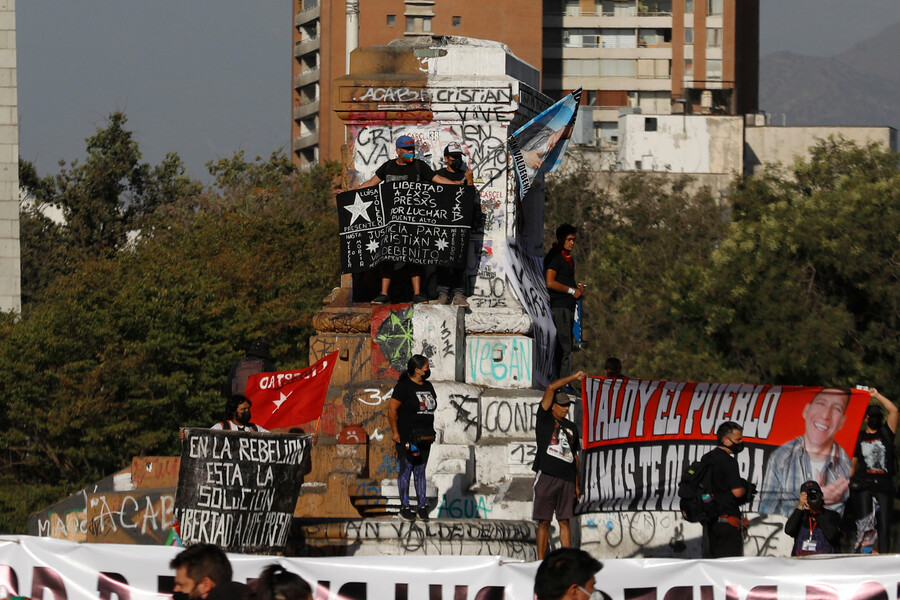 Protesta por la libertad de los presos politicos del estallido social de 2019.
Dragomir Yankovic/Aton Chile