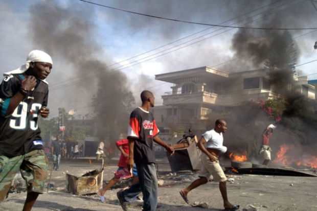 Raúl Sohr: “Haití está verdaderamente al borde del precipicio”