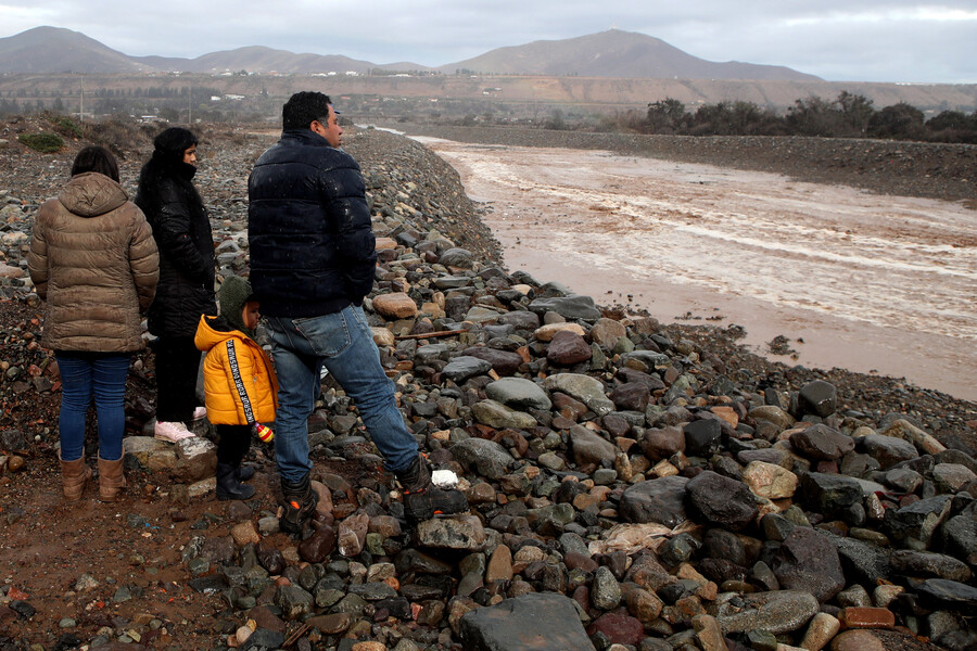 La quebrada de Santa Gracia es afectada por las lluvias que azotan la IV region provocando el corte del camino.
Hernan Contreras/Aton Chile