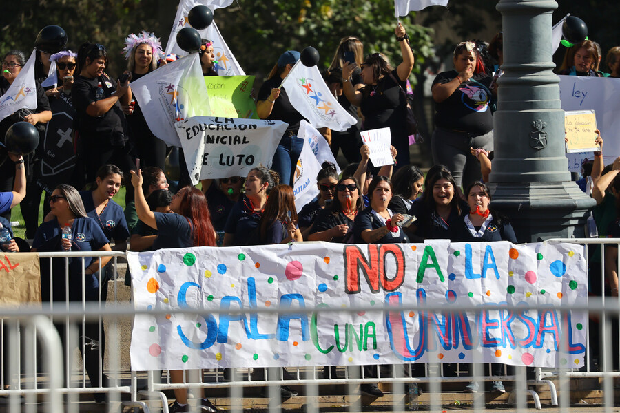 Manifestación en contra del proyecto de Sala Cuna Universal.