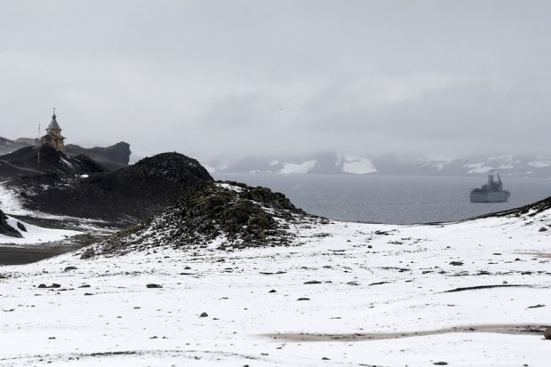 Experto enfatiza que Chile debe “cerrar la puerta a cualquier aventura de explotación” de recursos minerales en la Antártica