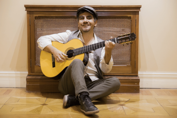 El cantautor chileno Francisco Villa regresa a la Sala Master