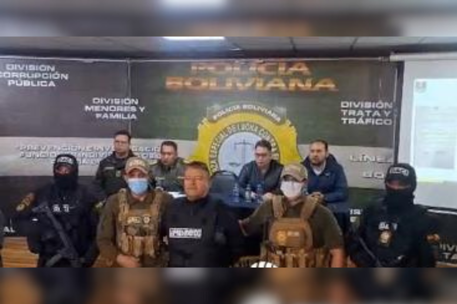 Militares bolivianos detenidos