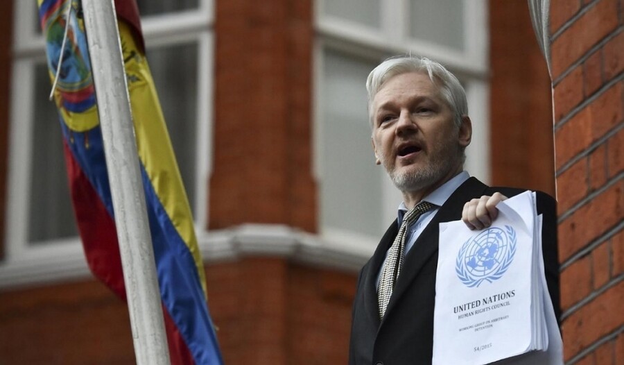 Julian Assange durante su etapa de refugiado en la embajada de Ecuador en Londres. Foto de ARCHIVO Europa Press.