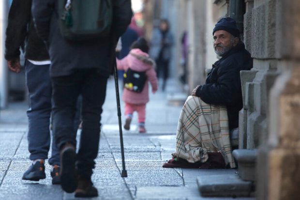 84% de los chilenos cree que el país se debe preocupar más de las personas en situación de calle
