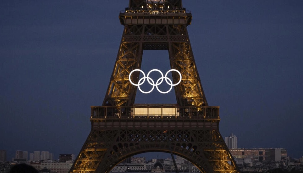 Las autoridades francesas advierten del riesgo de ciberataques que podrían afectar la retransmisión de los Juegos Olímpicos de París. AP - Aurelien Morissard.