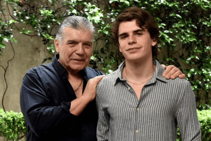 Carlitos Páez y Felipe Otaño, actor que lo interpreta en "La sociedad de la nieve".