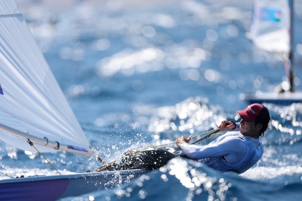 El velerista chileno consiguió un hito histórico para el deporte chileno. Foto: Mauricio Palma/COCH.