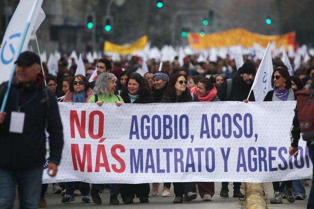 Santiago, 7 de agosto 2024
Colegio de Profesoras y Profesores realiza Paro Nacional en contra el acoso, agobio, maltrato y agresiones en los colegios.
Jonnathan Oyarzun/Aton Chile