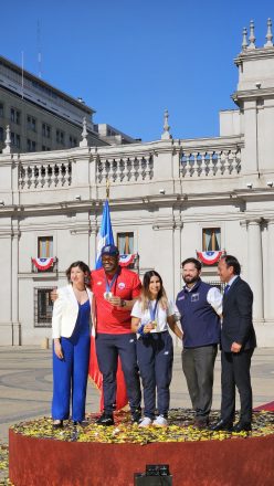 Presidente Boric recibe a Francisca Crovetto y Yasmani Acosta