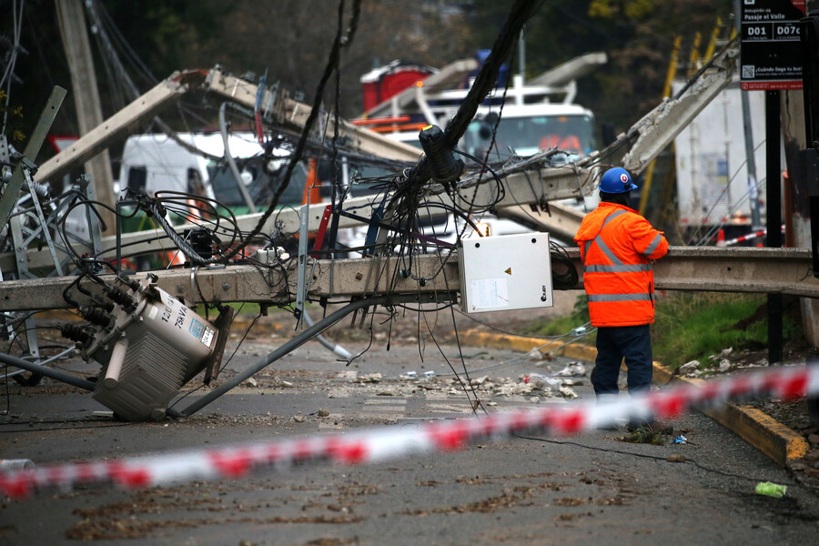 Tenderos eléctricos caídos