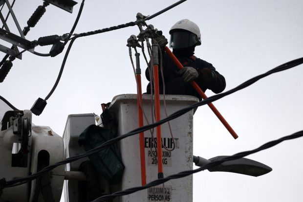 Reposición de alumbrado eléctrico tras sistema frontal.