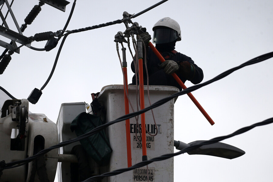 Reposición de alumbrado eléctrico tras sistema frontal.