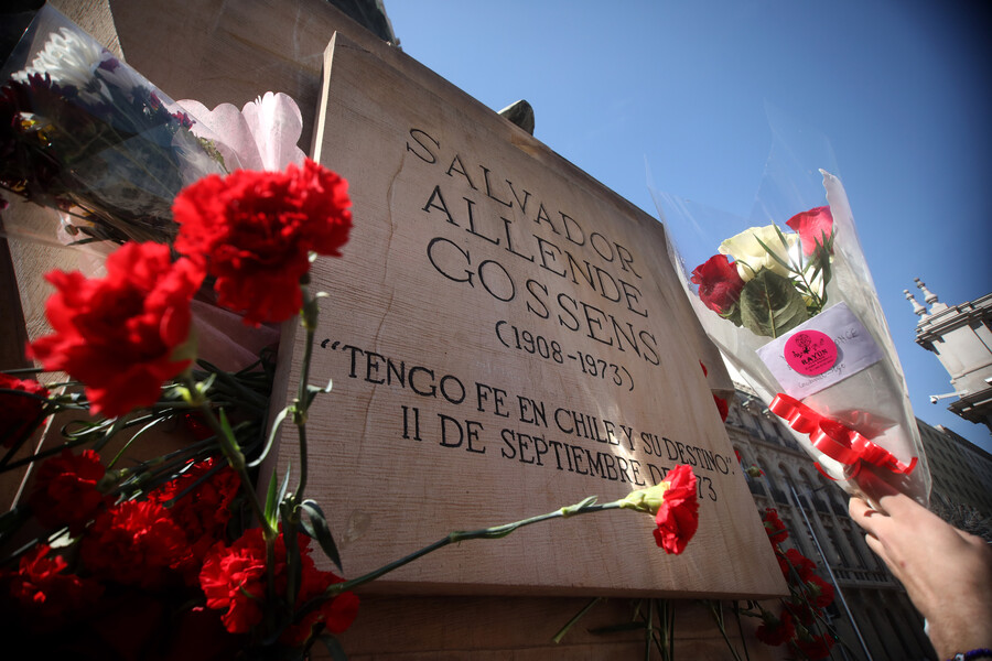 Homenaje a Salvador Allende