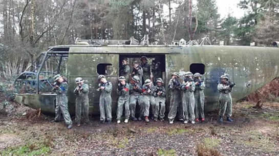 Helicóptero Puma H255 en el campo de airsoft.